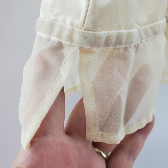 Victoria Secret vintage ivory satin finish and sheer trim camisole M - Picture 4 of 15